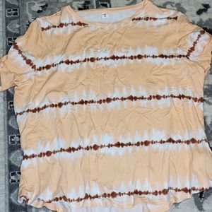 Old Navy Women's peach tie dye shirt
